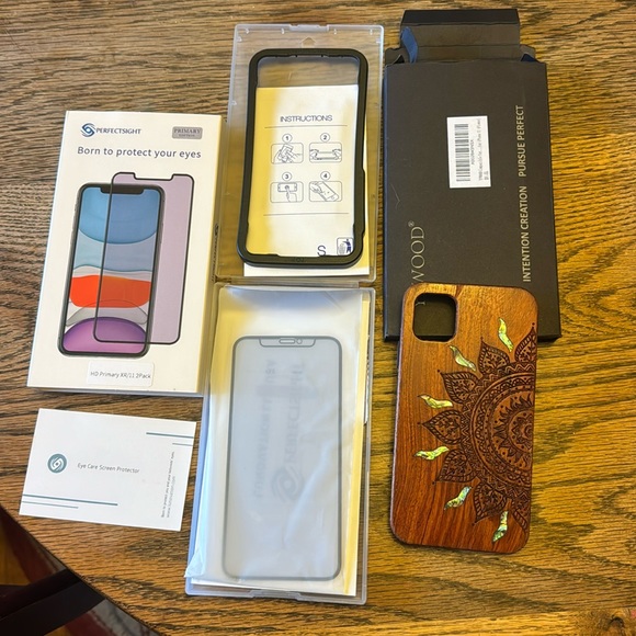 YFWOOD IPhone 11 case wooden lotus flower inlay & HD new eye screen protector - Picture 4 of 9